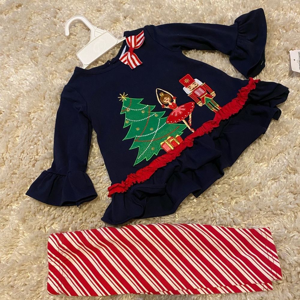 Counting daisies nutcracker matching set with candy cane stripped leggings. NWT